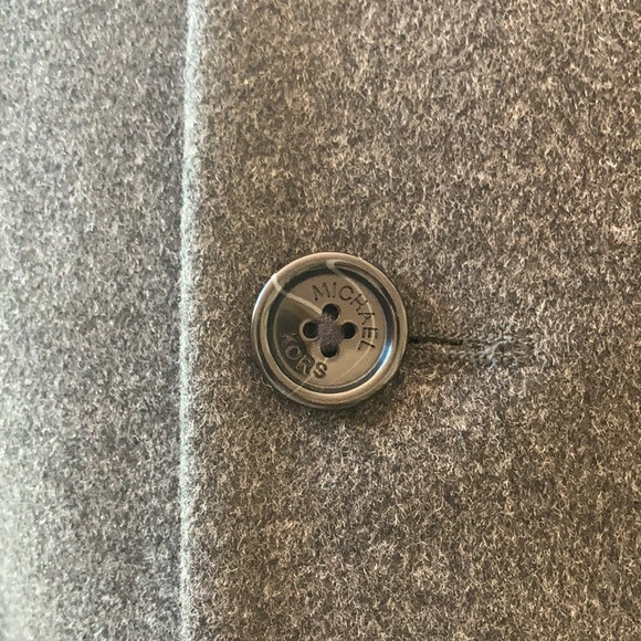 MICHAEL KORS WOOL & CASHMERE GRAY MID-LENGTH Grey COAT SIZE 38R, satin lined - Picture 5 of 7
